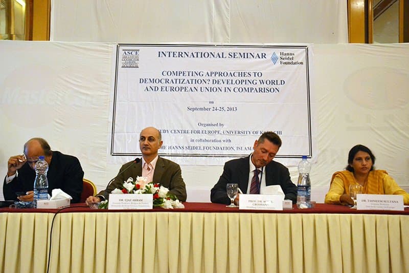 International Seminar on "Competing approaches to Democratization? Developing world and European Union in comparison" on September 24-25, 2013